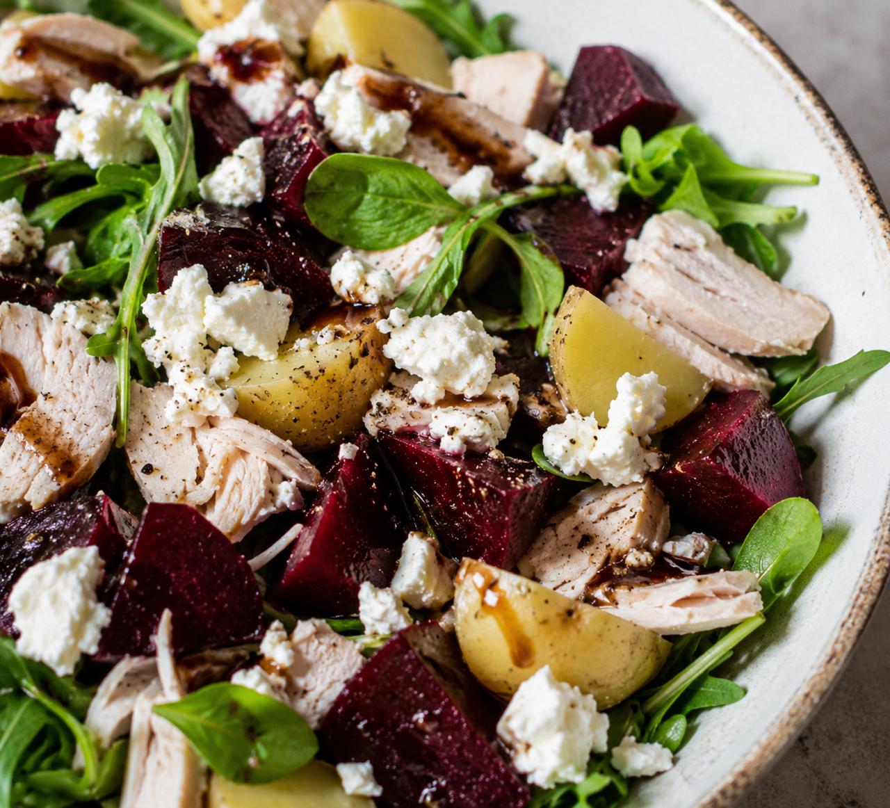 Salade betterave, pommes de terre, poulet & feta