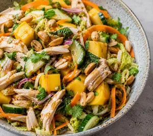 Salade asiatique poulet mangue concombre