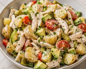 Salade de pommes de terre froide poulet cornichons